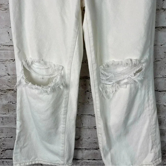 We the Free People Sz 27 Off White Wide Leg Cropped Jeans Distressed Button Fly - Picture 4 of 9